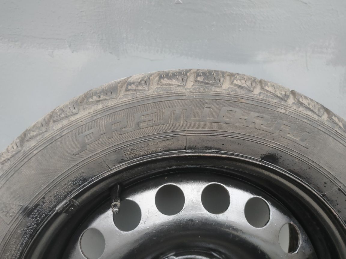 Продам 2 колеса на зимней резин 5#110 Ет 41  205/55 R16