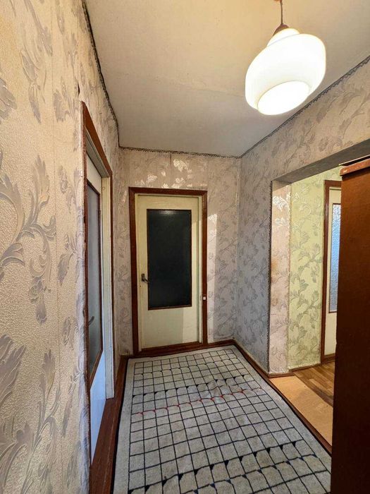 Продаж просторої 4 кім. квартири в Мукачево, мік-н Росвигово!