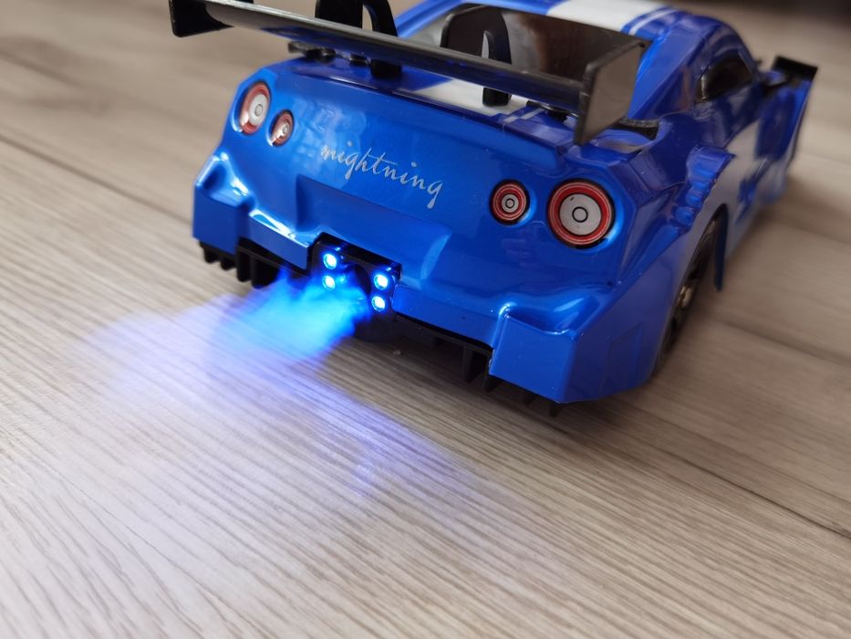 Samochód zdalnie sterowany Nissan R35 GTR do Driftu RC 4wd Nitro Dym