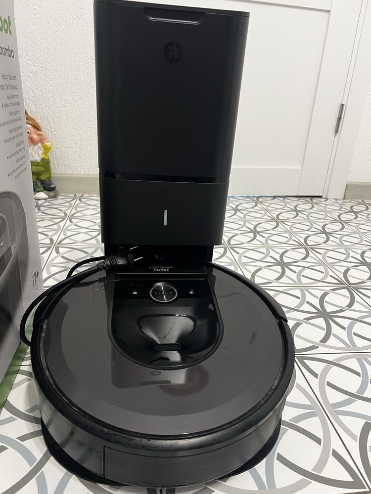 iRobot Roomba i7+ Робот-пилосос для сухого прибирання