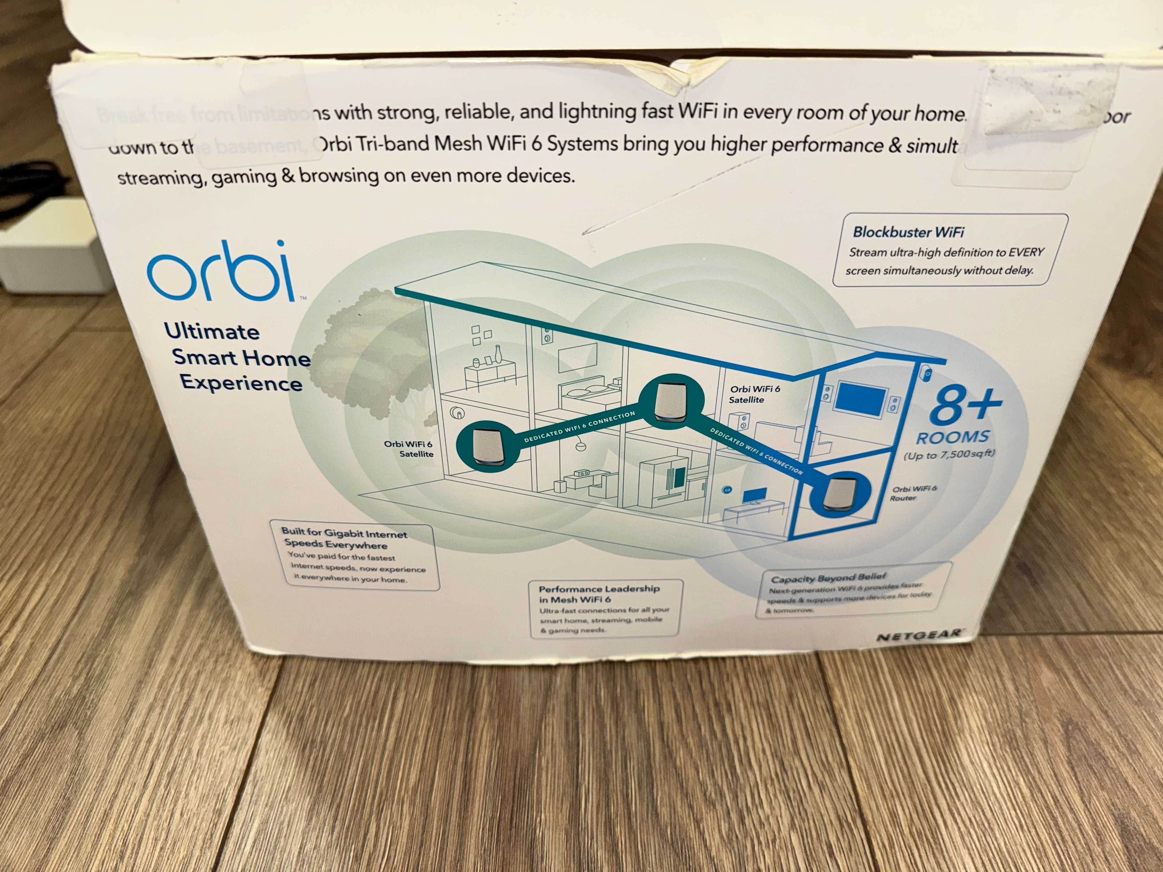 NETGEAR Orbi WiFi 6 Mesh WLAN RBK863 router z 2 satelitami do 600 m²