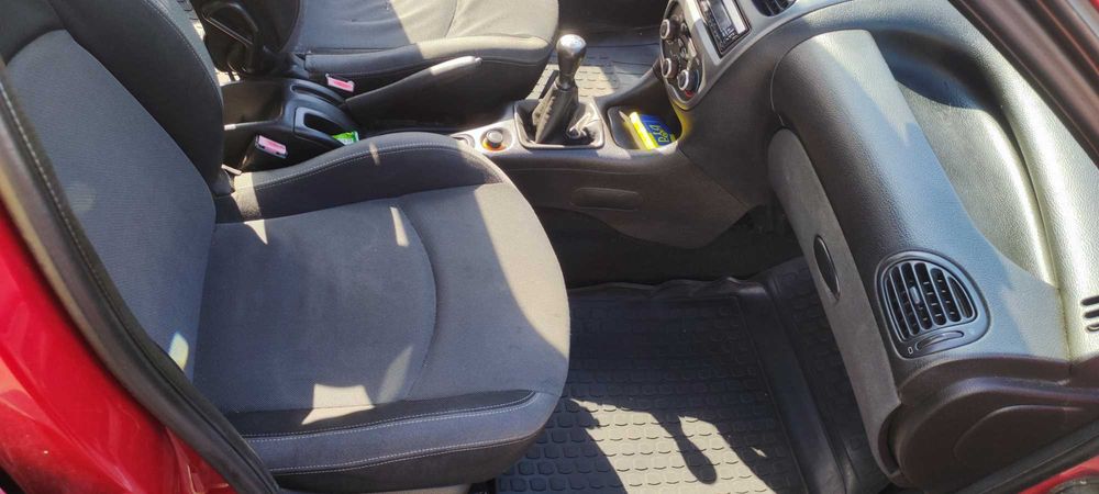 Peugeot 206 1.4 бензин з кондиціонером