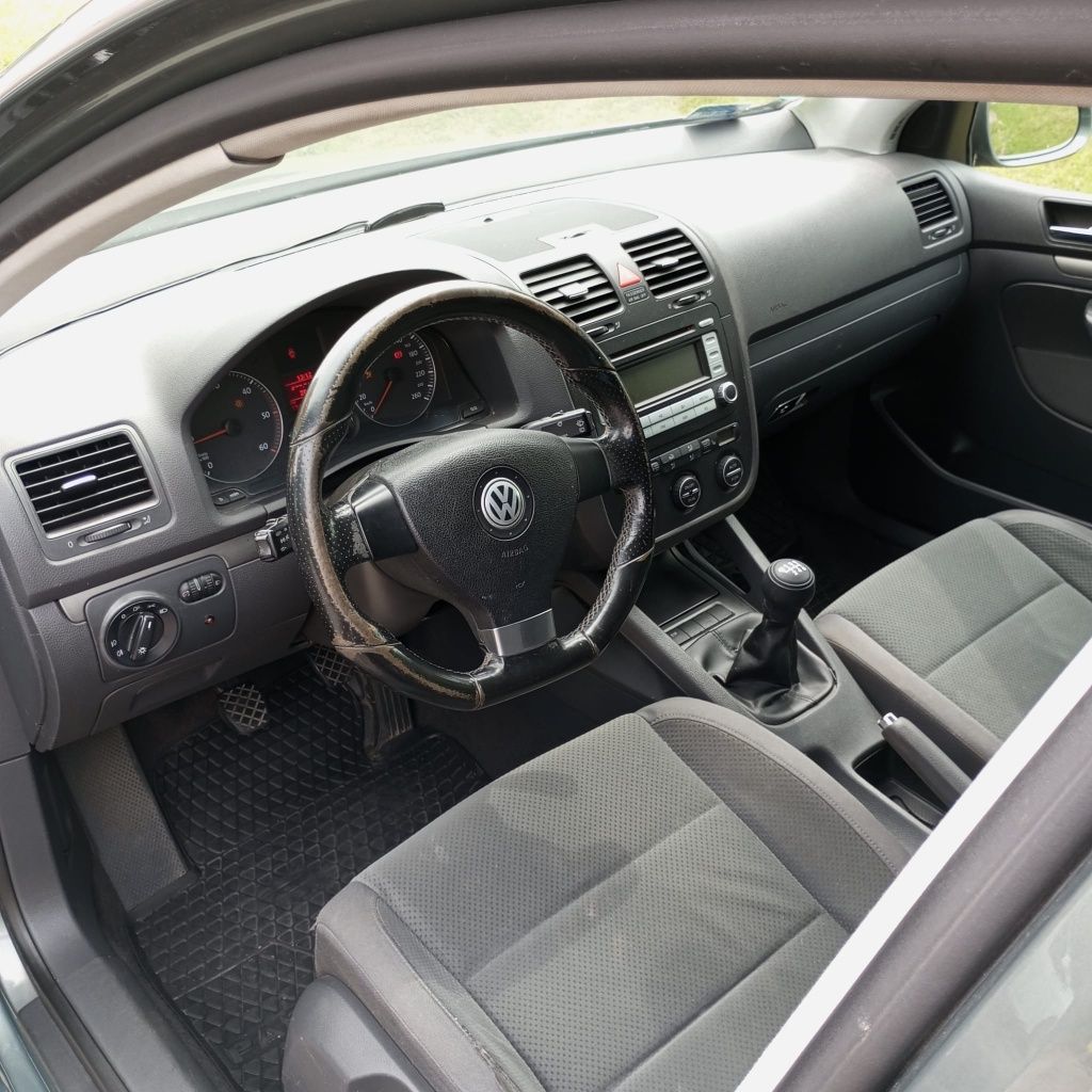 Vw Golf 5  1.9tdi 105km