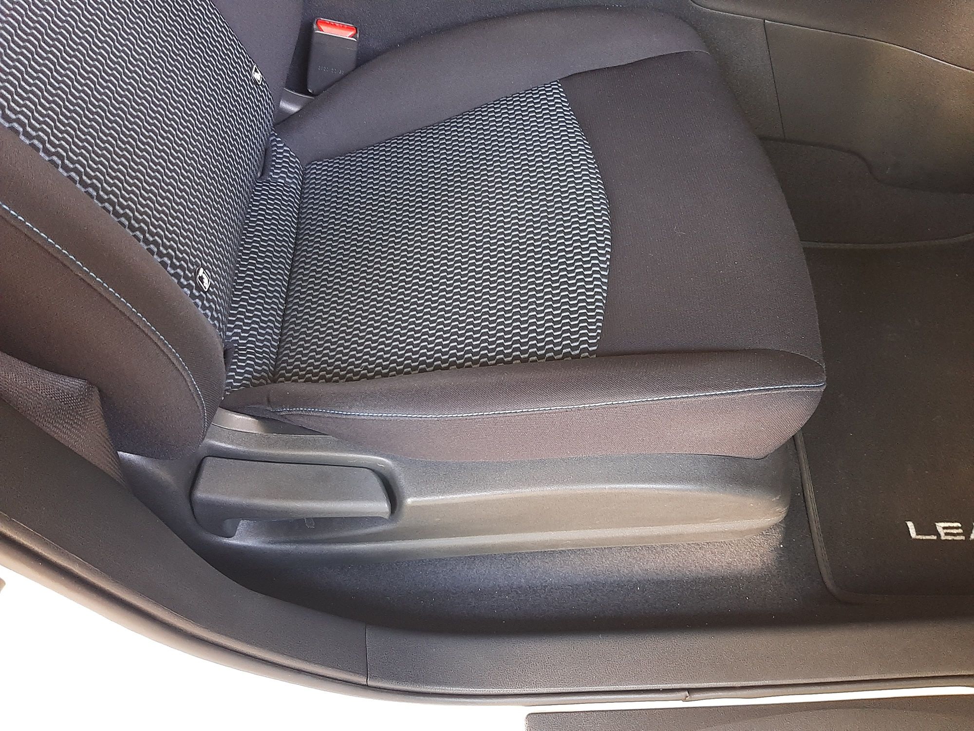 Nissan leaf 40kw. 2021