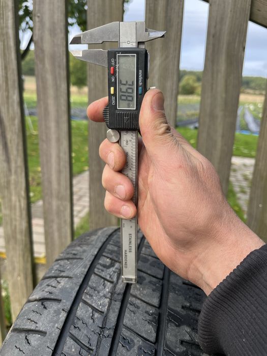 Opony zimowe  215/65 R16C koła Vw T5 goodyear cargo vector