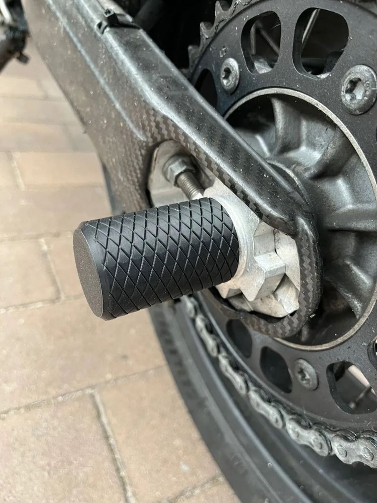 Крашпеды, слайдеры, отбойники, пеги на ось, supermoto