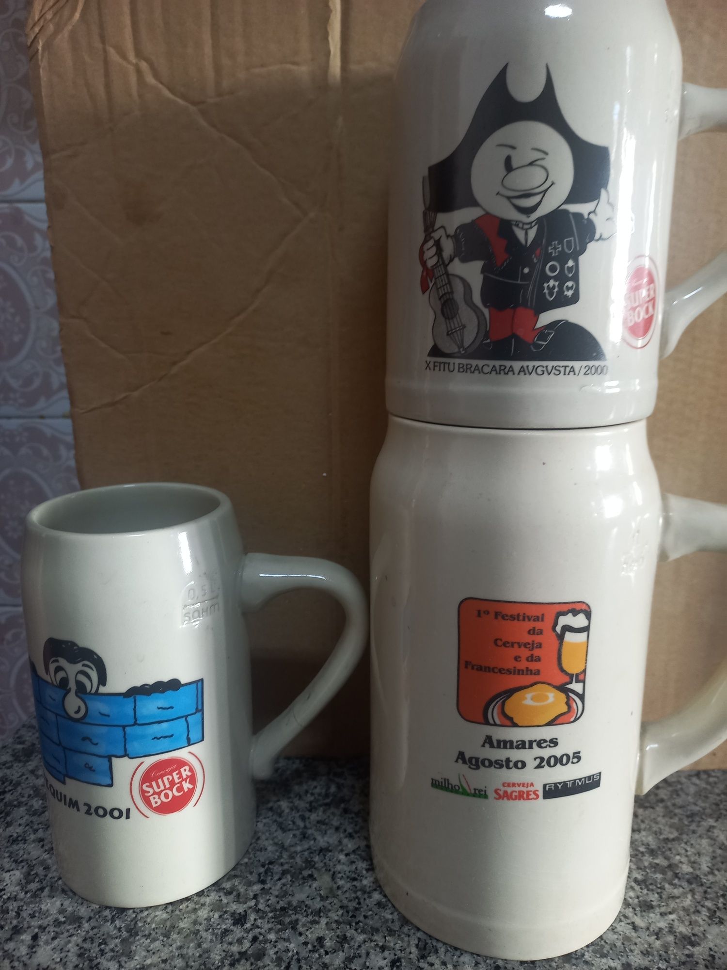 Canecas  de  Cerveja   Algumas   Personalizadas