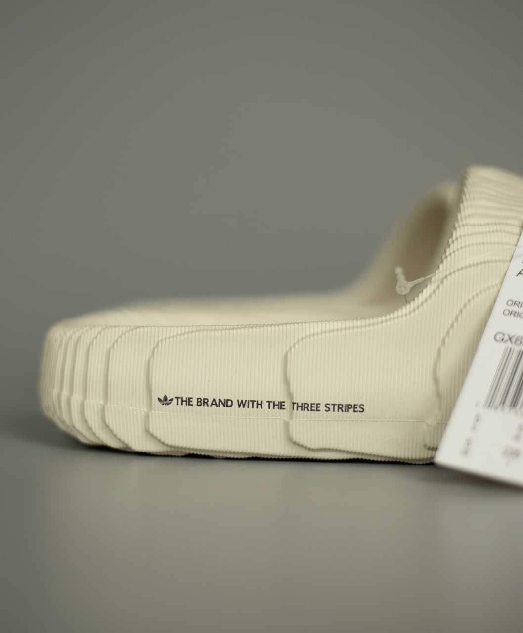 Жіночі шльопанці adidas Adilette 22 beige адідас