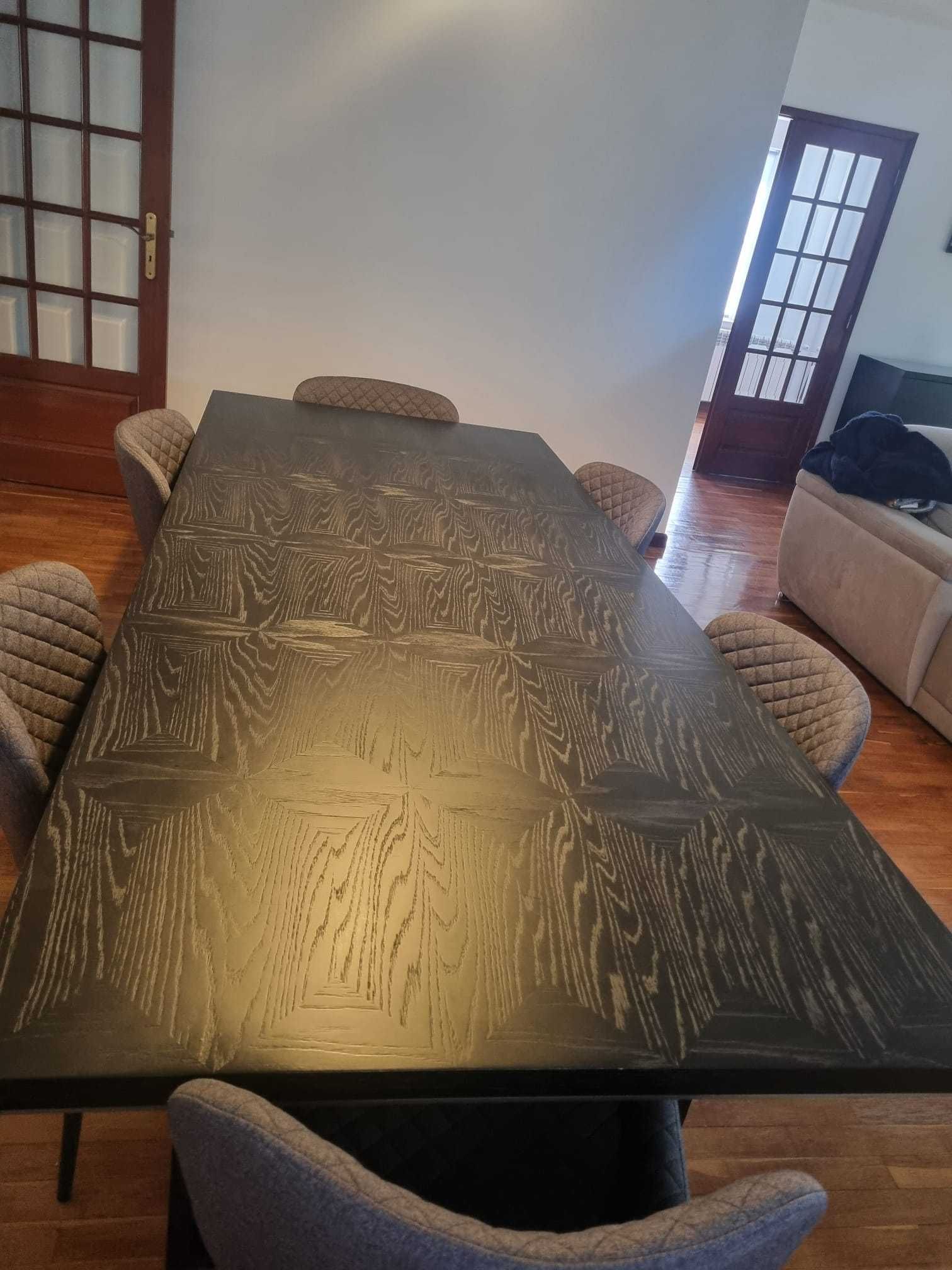 Mesa de sala de jantar