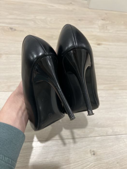 Жіночі туфлі лодочки на підборах