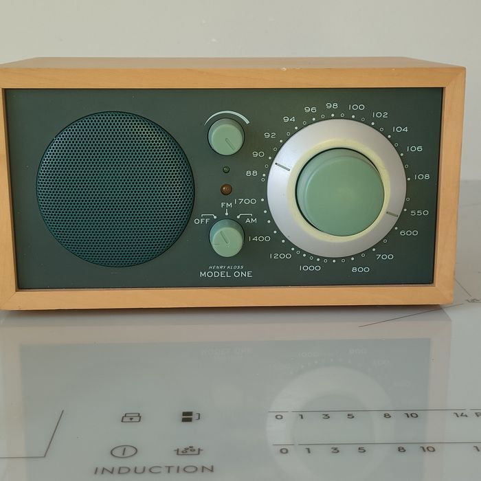 Radio Tivoli Audio model one ,Henry Kloss