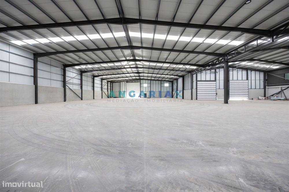 ANG1471 - Pavilhão para Venda em Alcobaça