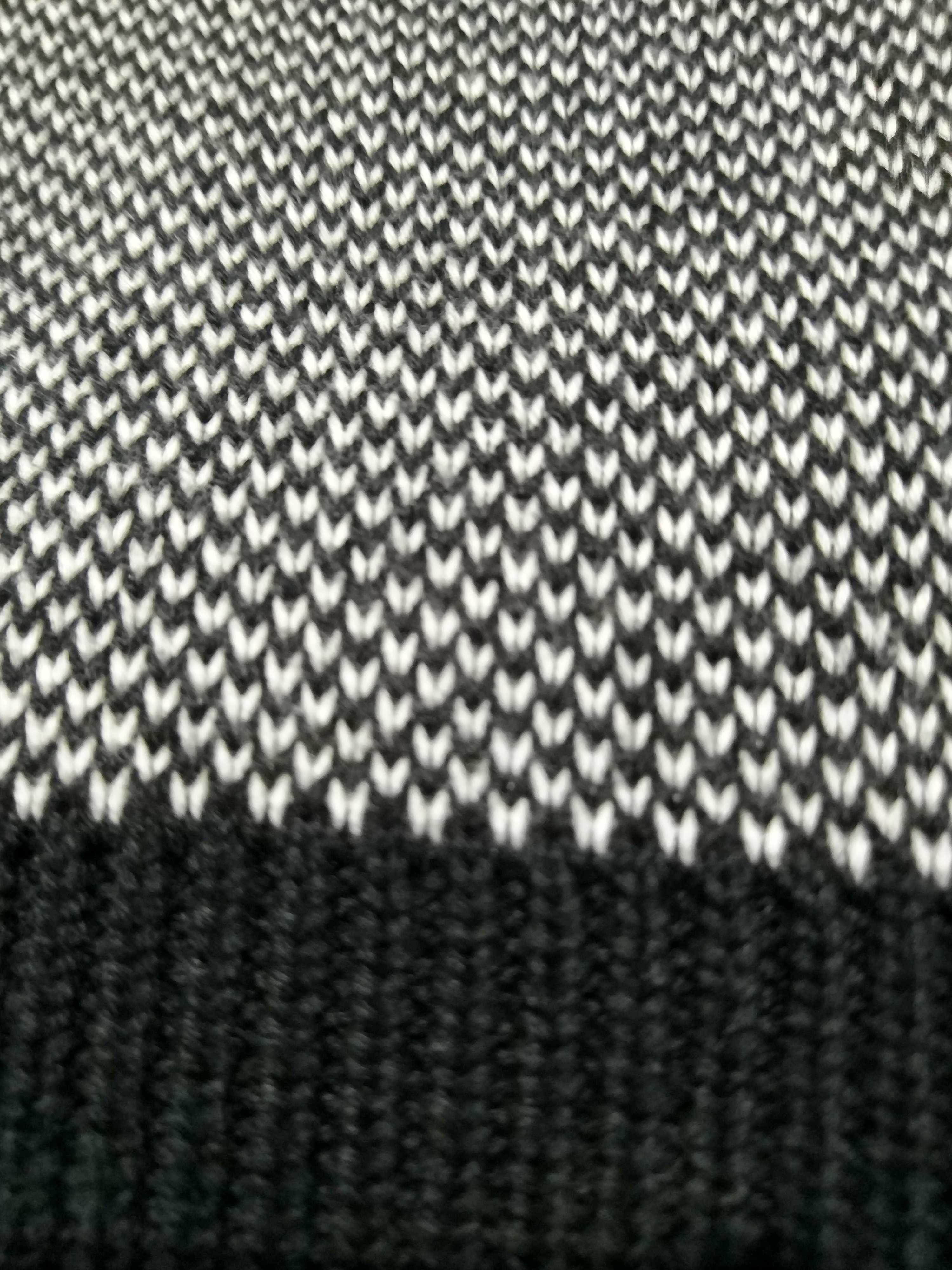 Вязаная кофта фирмы Essentials fear of God. Размер S.