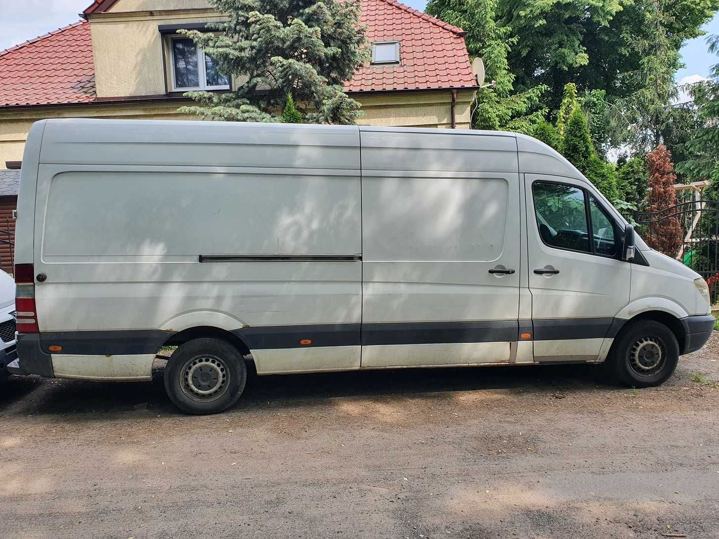 Wynajem busa wypożyczanie aut dostawczych, busów