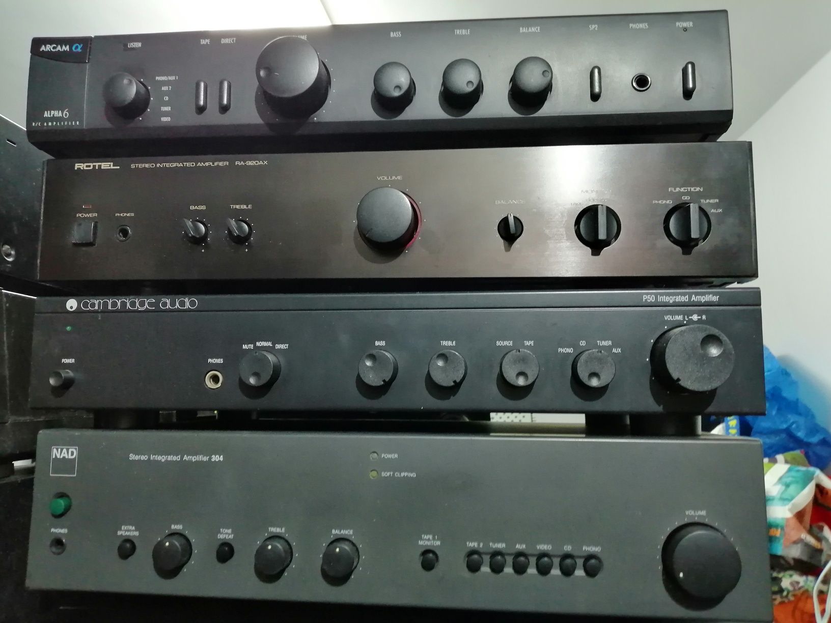 Vários amplificadores de boas marcas Sony Yamaha technics nad Denon ro