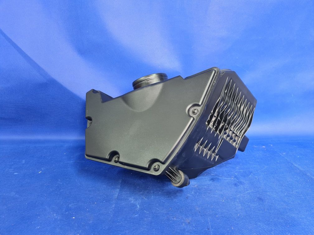 OBUDOWA filtra powietrza AUDI A4 A5 B9 8W 2.0 TFSI kompletna OEM
