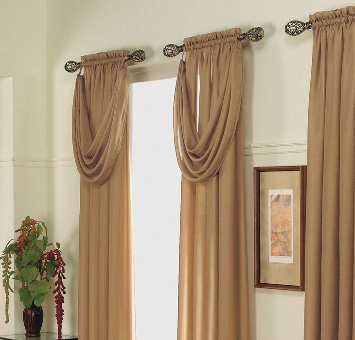 Стирка штор глажка и навешивание  штор и гардин.