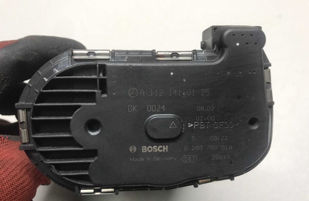 Дросельна заслонка Mercedes C208. C209. W163. W220 - 2.6-2.8-3.2-3.7