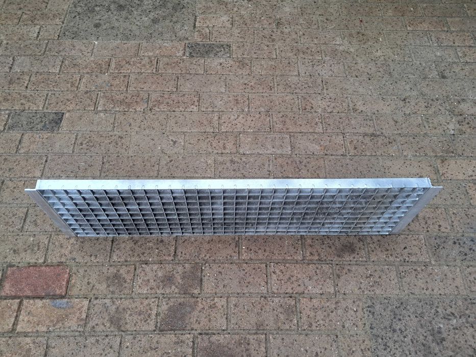 Stopnie schodowe metalowe  stopień.