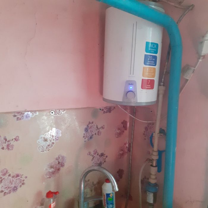 Продам будинок в центрі села Русанів.