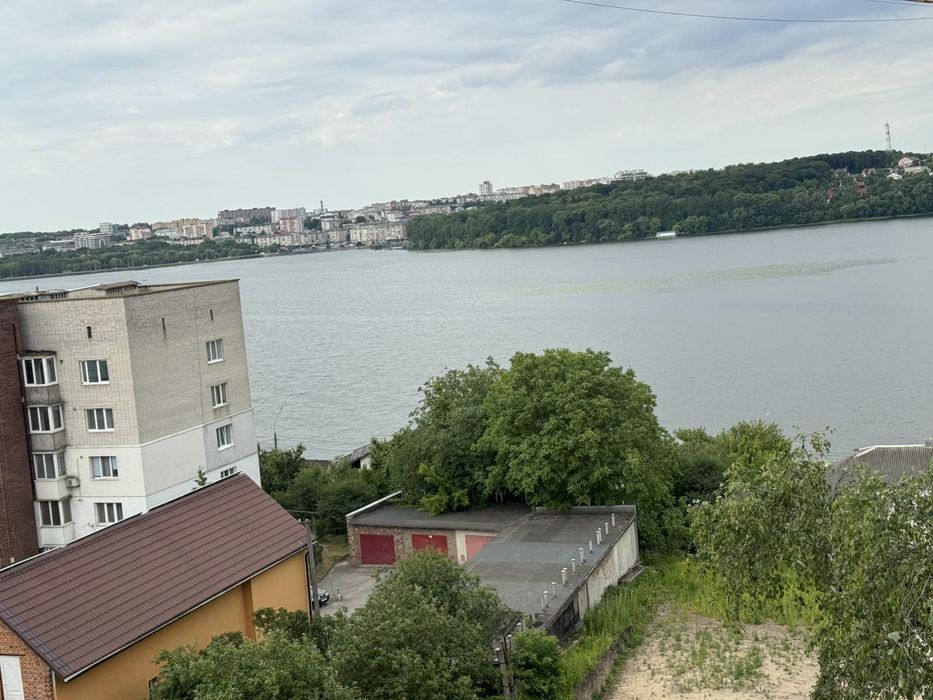 Продаж 3к новий світ з панорамою на озеро