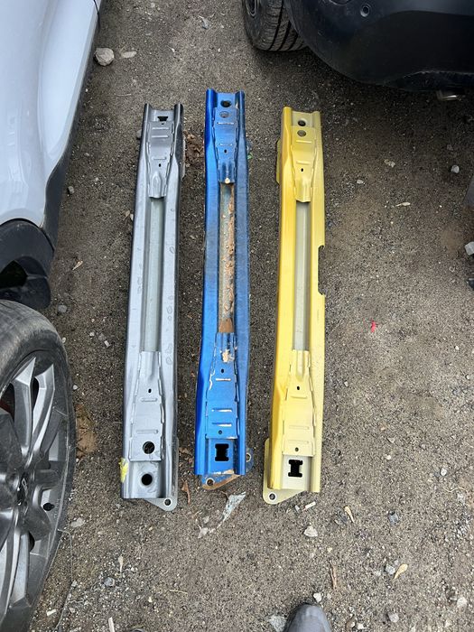 Підсилювач заднього бампера e208, e2008, citroen ec4