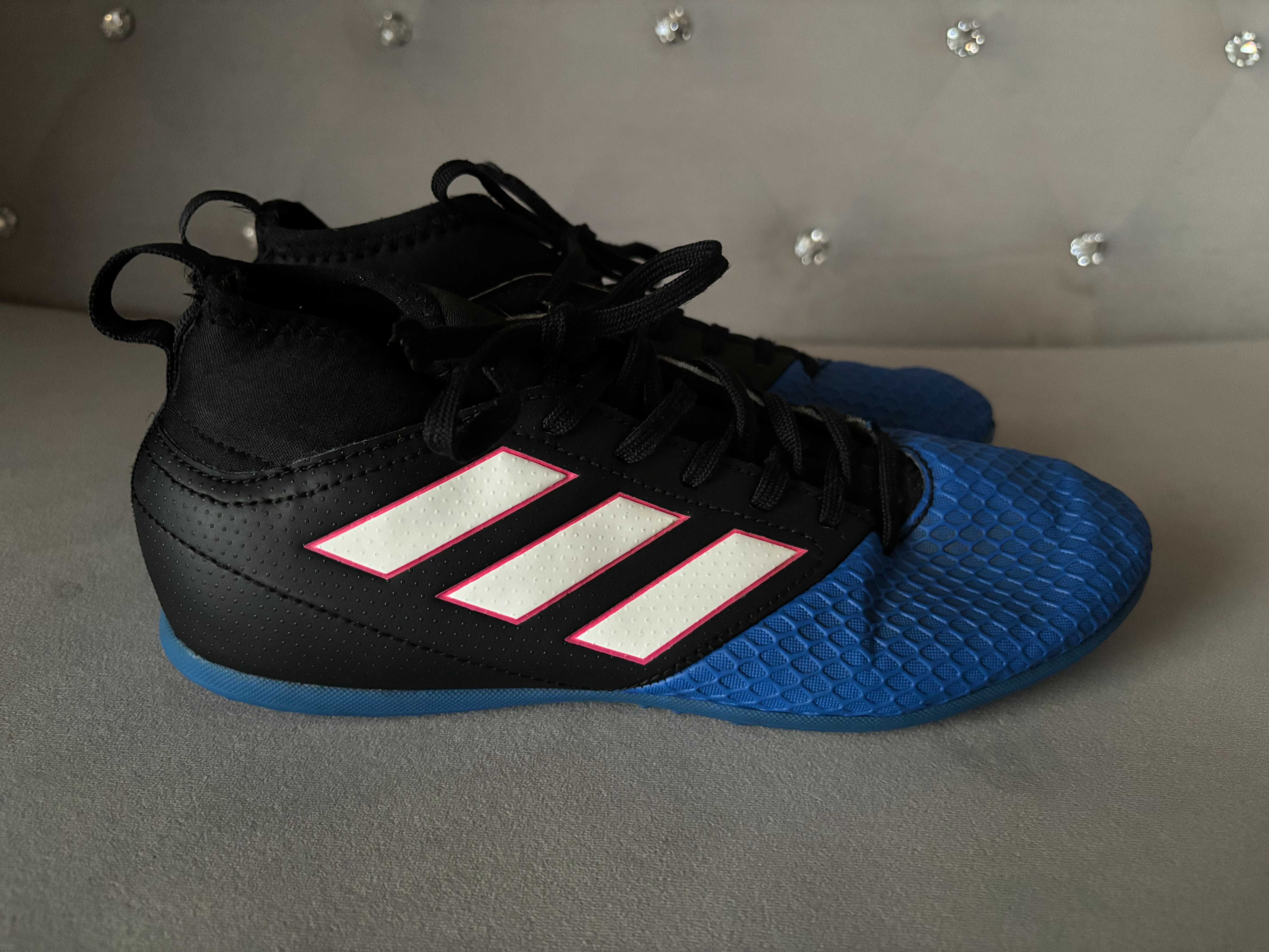 Turfy Adidas rozmiar 38