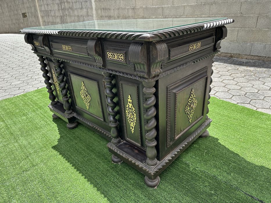 Secretária e cadeira em pau preto - torcidos e tremidos