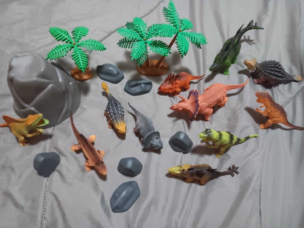 Dinossauros - 15 figuras Toys"R"Us