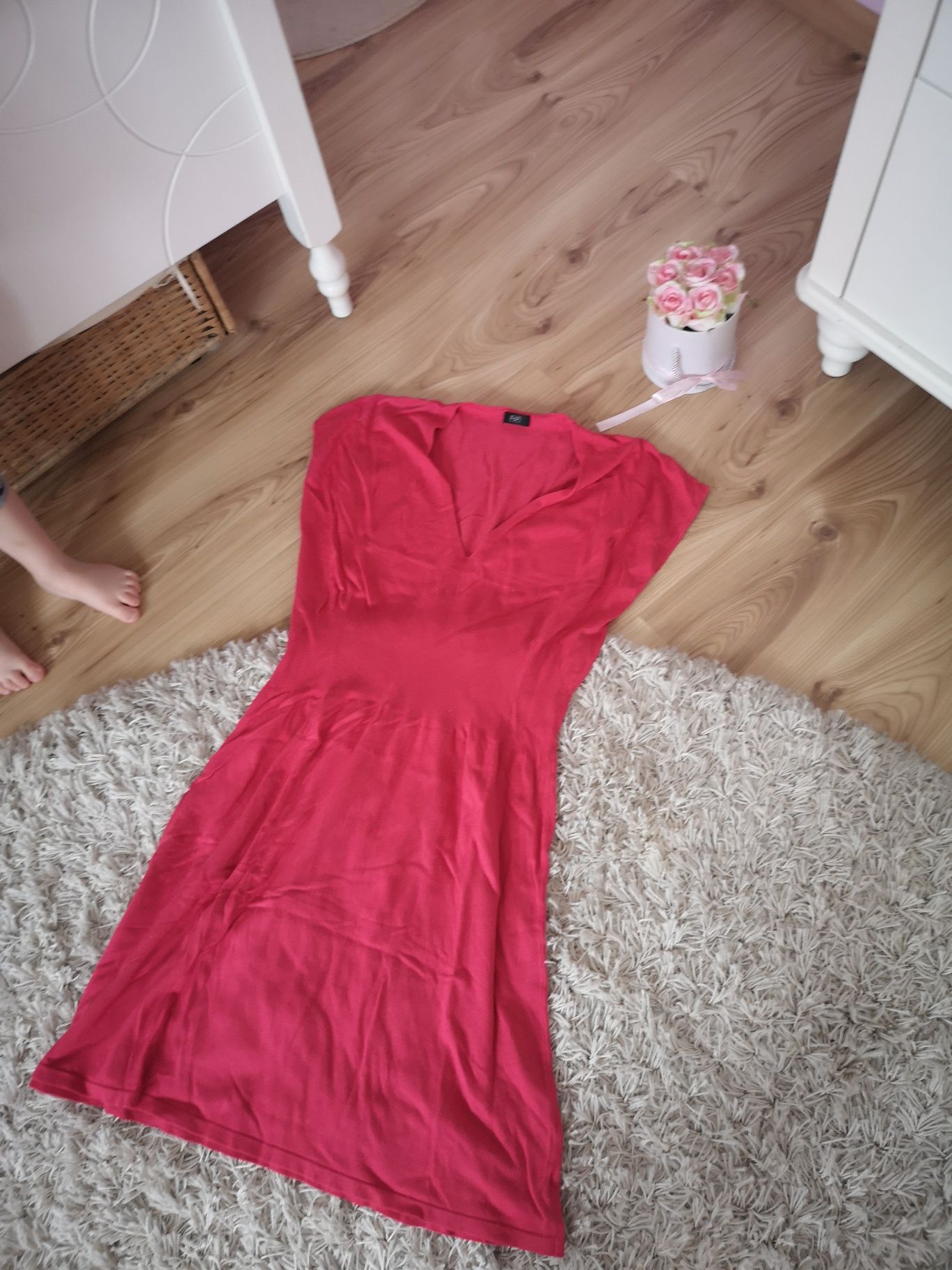 Sukienka Czerwona sukienka ze stójką pudrowy róż L XL