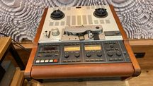 Studer A-807 magnetofon z wskazniki