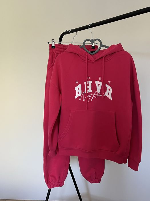 Спортивний рожевий костюм