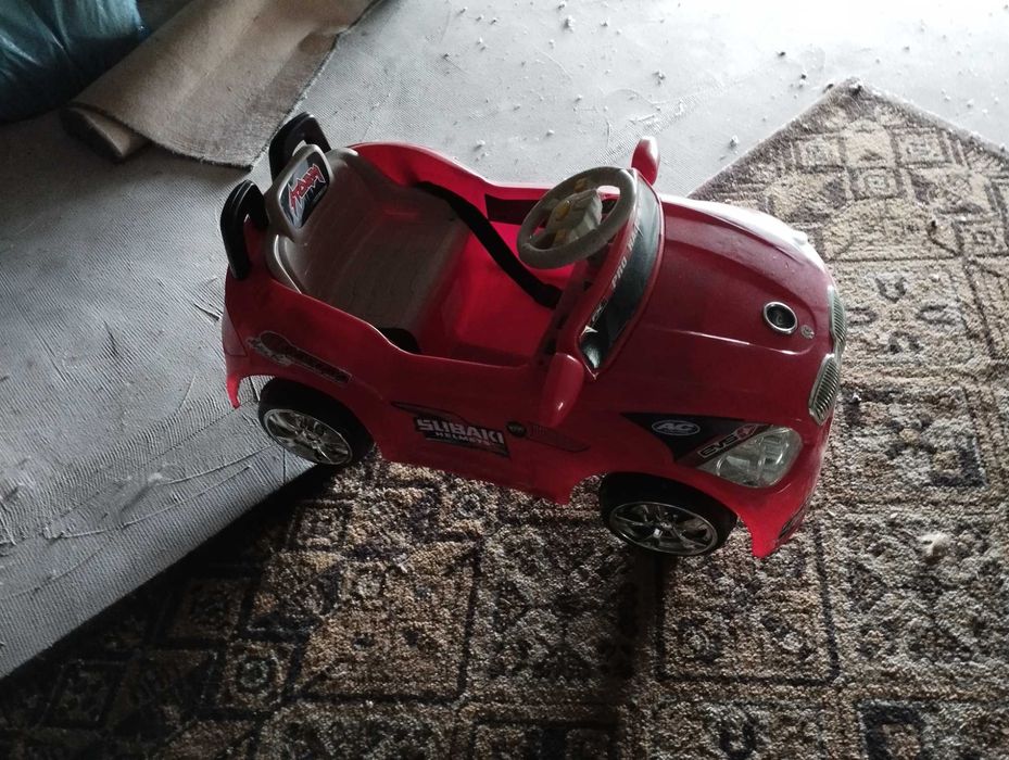 Sprzedam Autko na Akumulator z pilotem!!