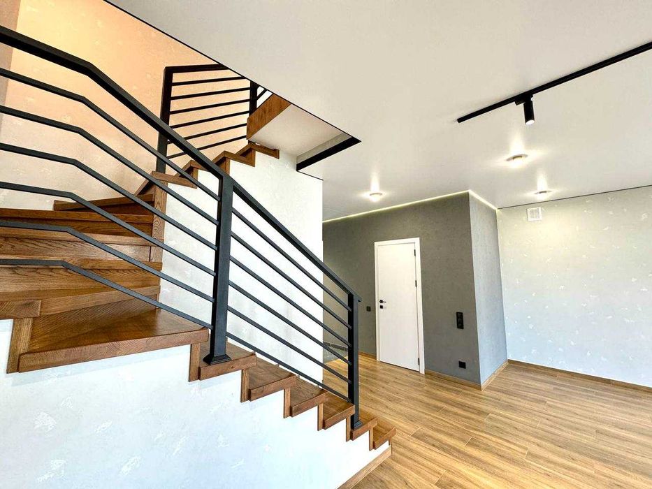 Таунхаус з РЕМОНТОМ та власною ділянкою