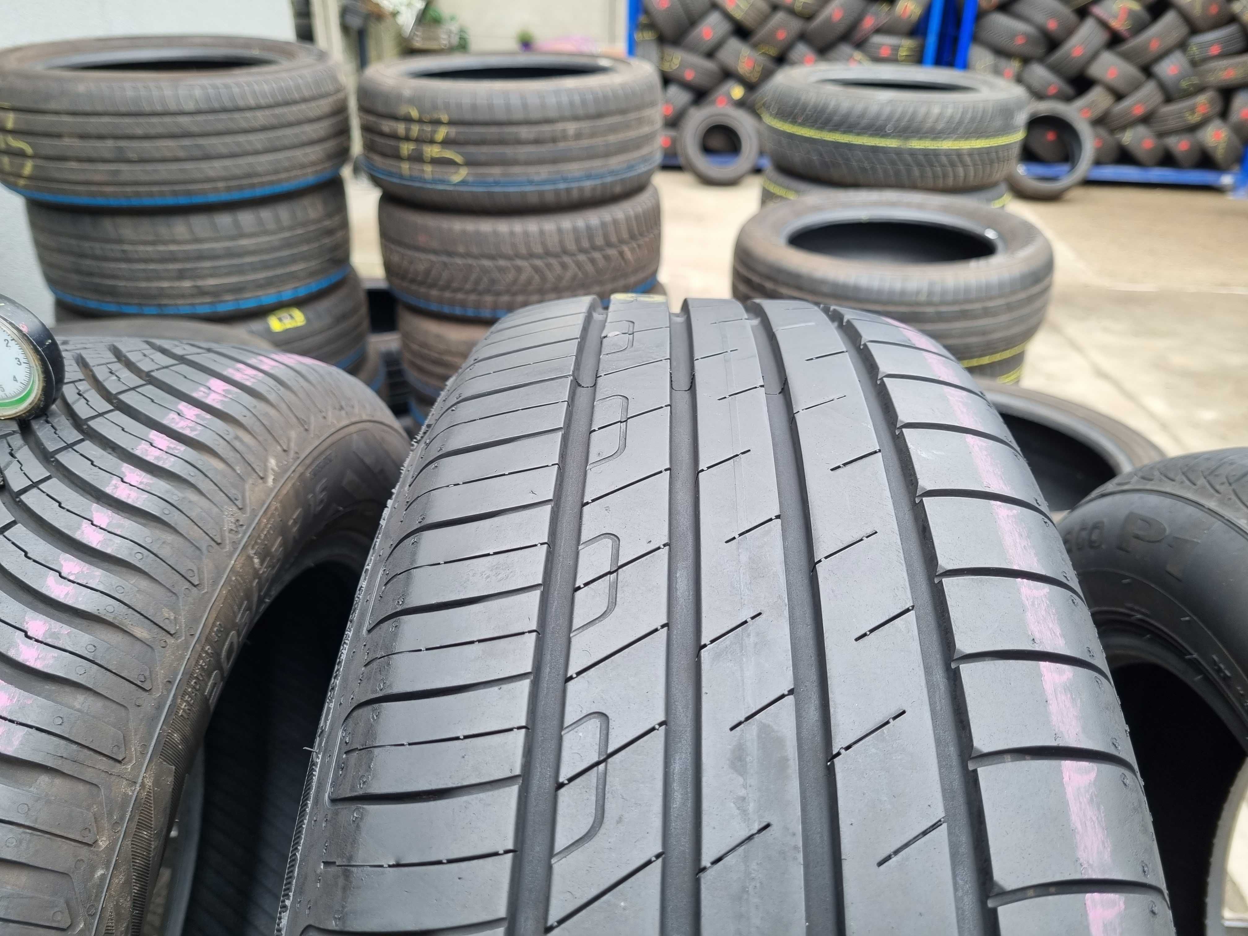 215/60/16 99V Goodyear Efficient Grip Preformance Dot.1122R