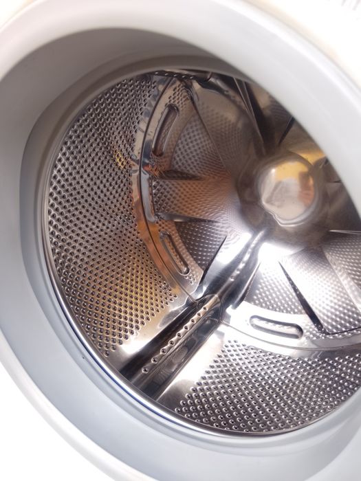 Стиральная машина Ariston AVL105