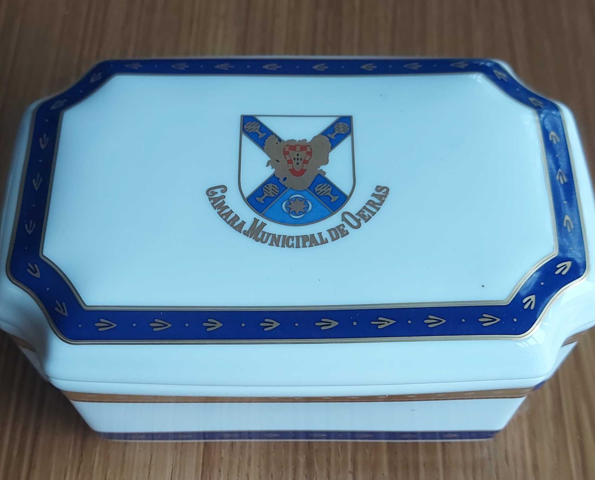 Caixa porcelana com Antigo Brasão de Oeiras