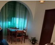 Mesa extensível e cadeiras