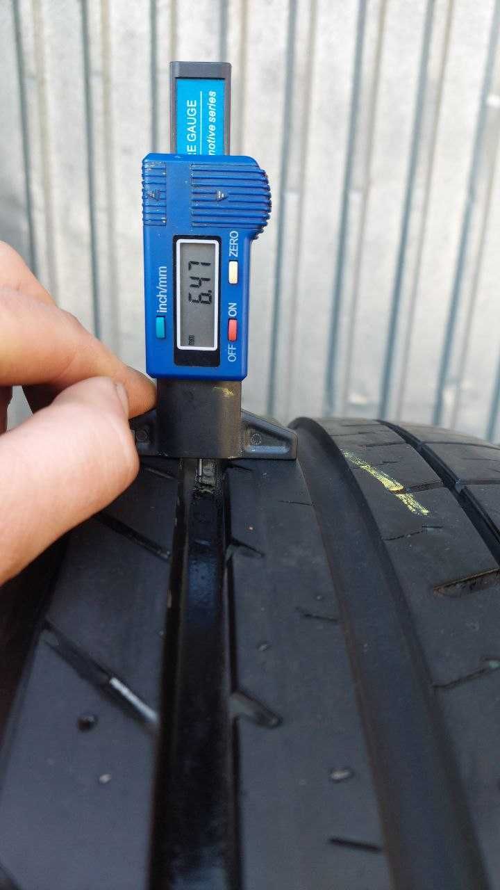 Шини б/в 235 35 R19 Kumho Ecsta LE Sport
