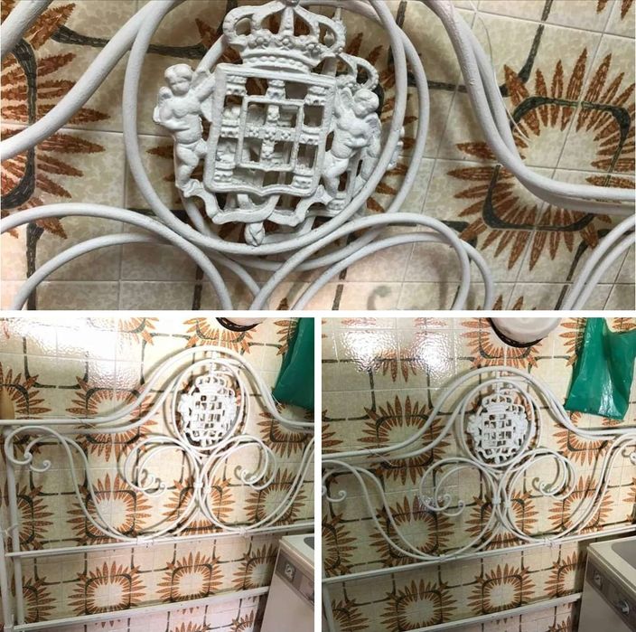 Cama de Ferro Antigo com Brasão