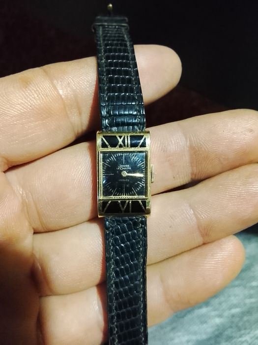 Relógio vintage em ouro