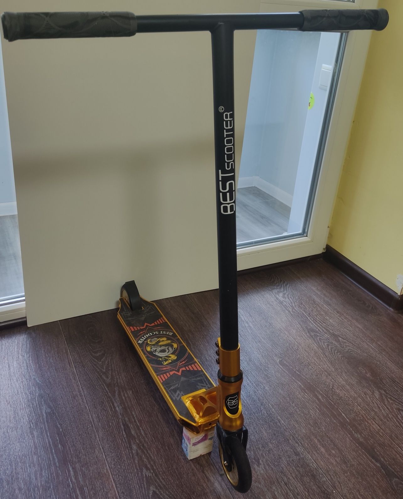 Самокат трюковий з черепом жовтий Best Scooter, Пеги, HIC, пряме кермо