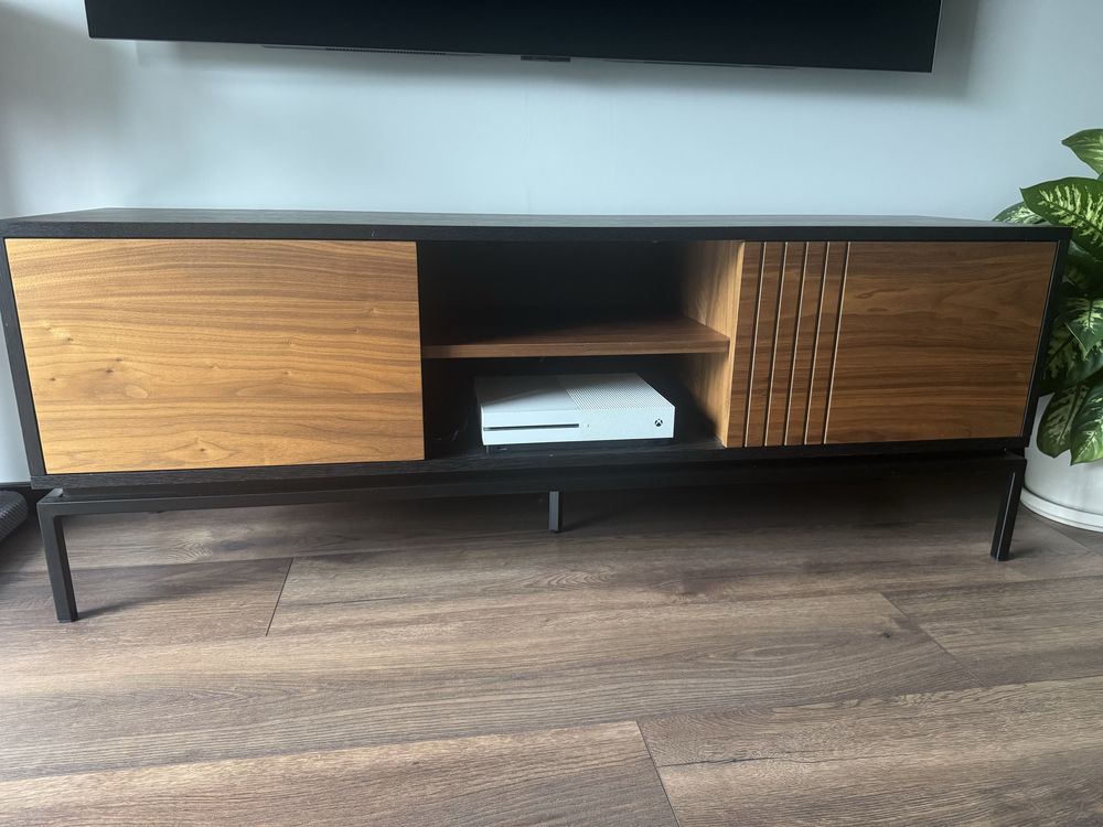 Szafka RTV z forniru – elegancka, nowoczesna, 150 cm
