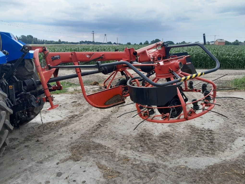 Zgrabiarko-przetrzasarka kuhn haybob 360