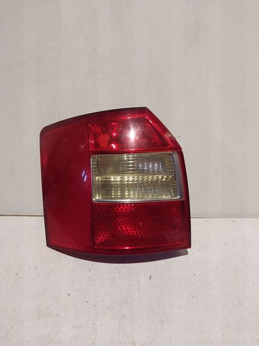 Lewa lampa tylna lewy tył audi a4 b6 kombi avant