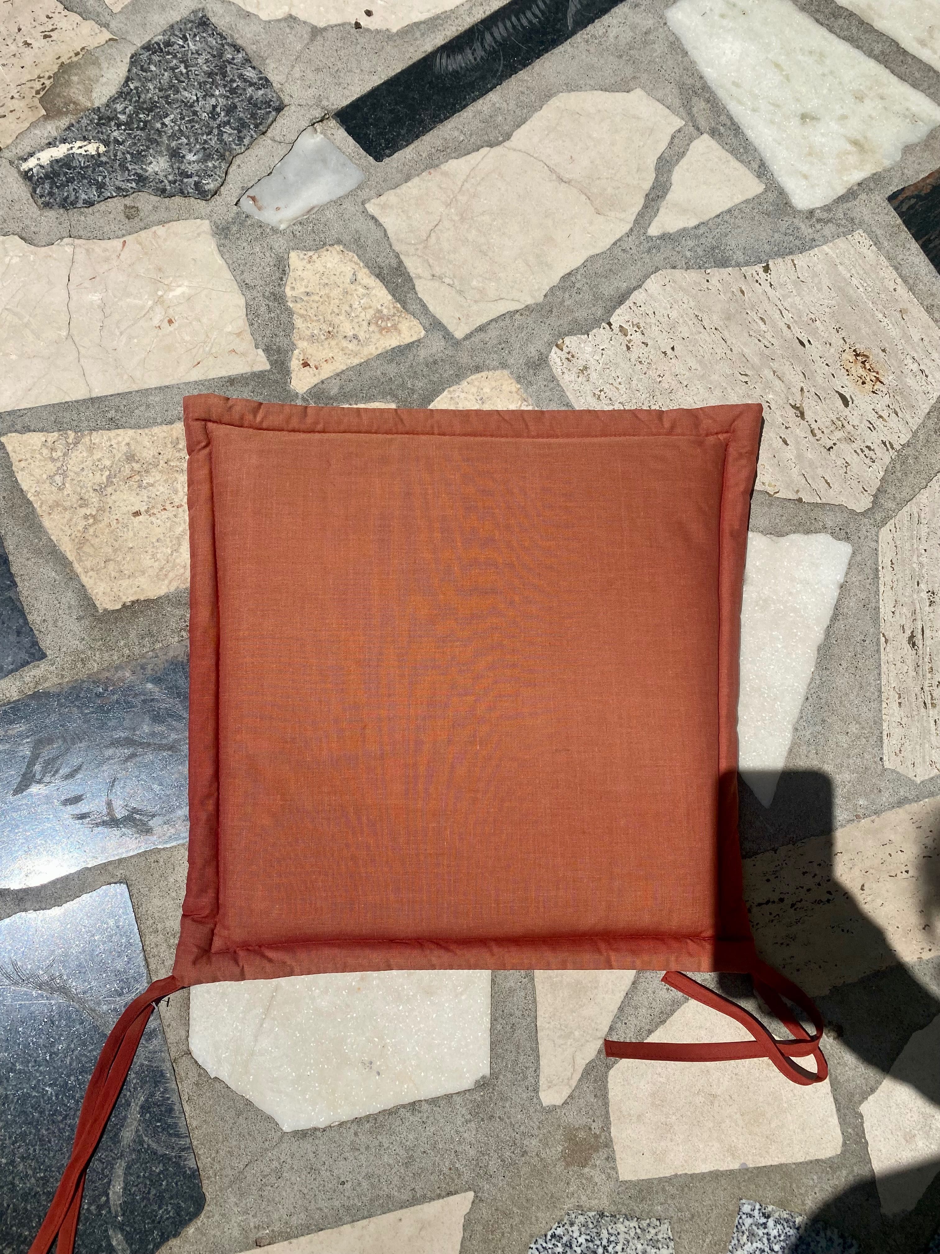 5€ para tudo,6 almofadas de assento para exterior/