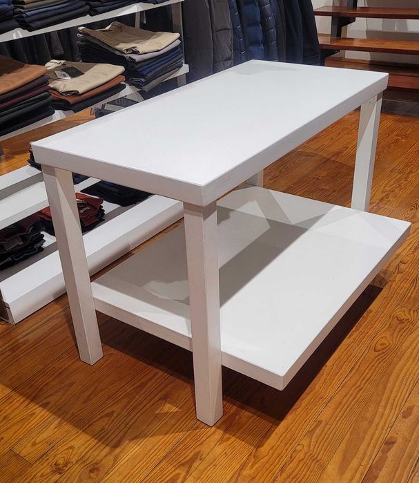 Mesa de Apoio em madeira pintado em branco