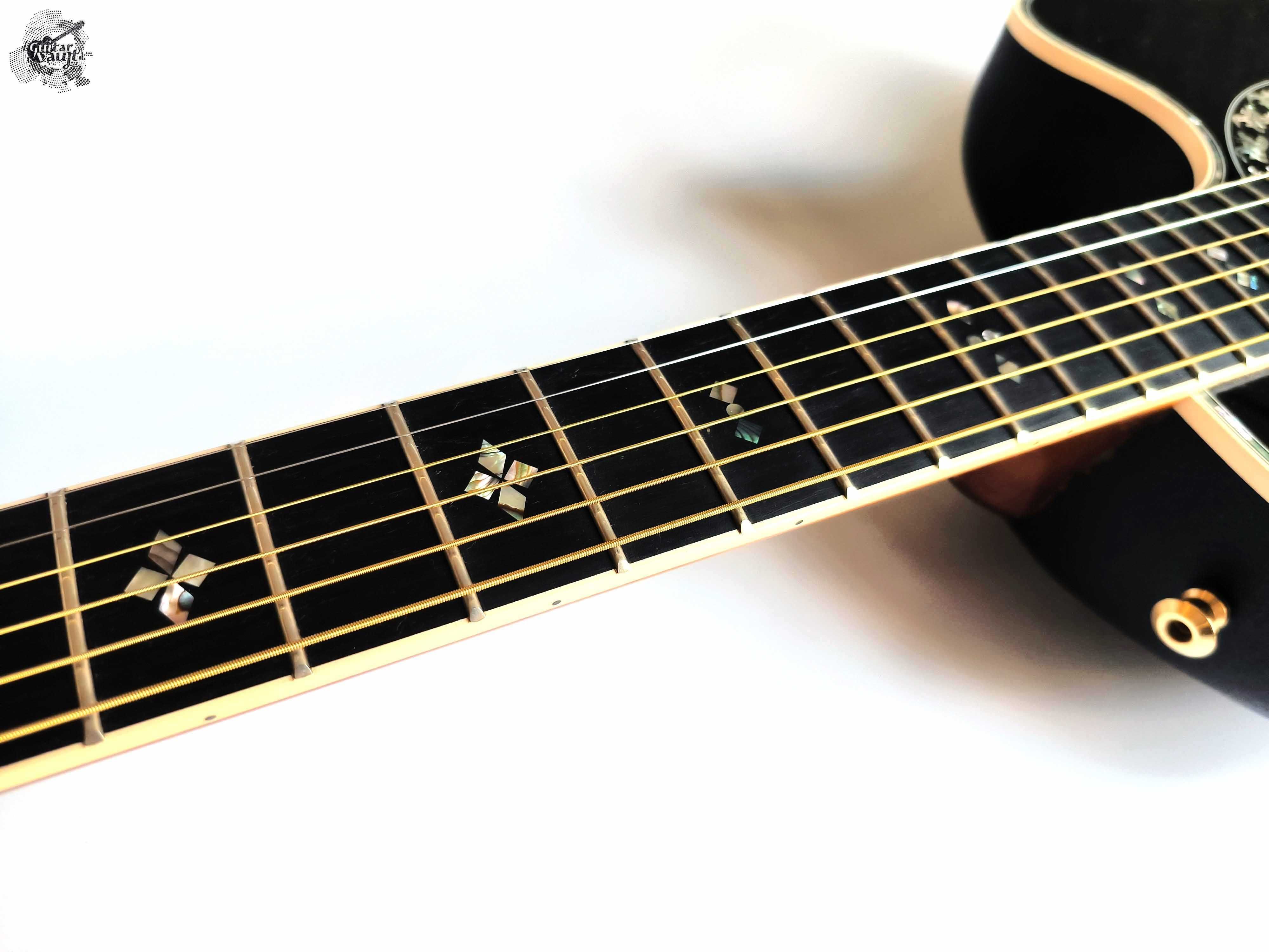 $2350 Ovation USA Custom Legend LX 779 '2005 Ebony Black w/case