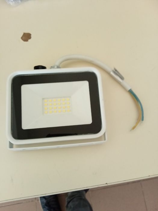 Projectores de leds 20w 1400 lumens novos