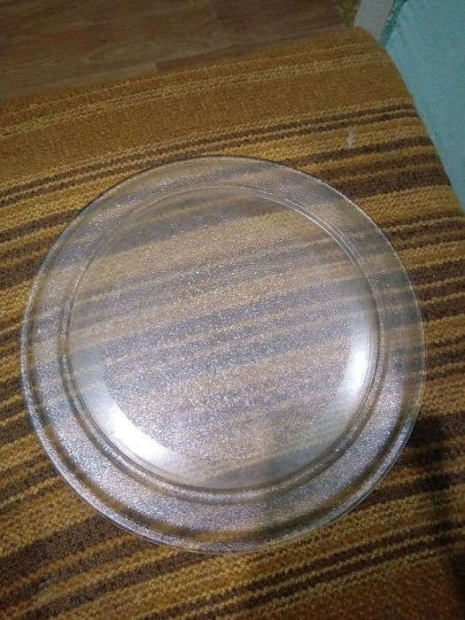 Тарелка для микроволновой печи 24 см.